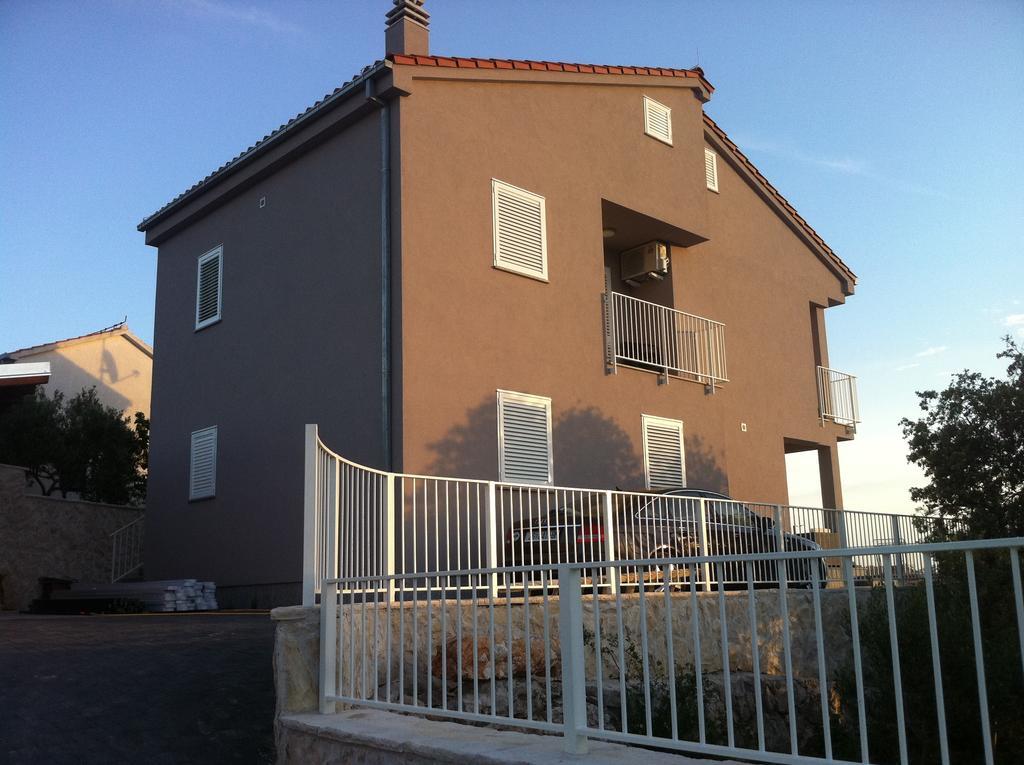 Apartmani Gavran Sevid Exterior photo
